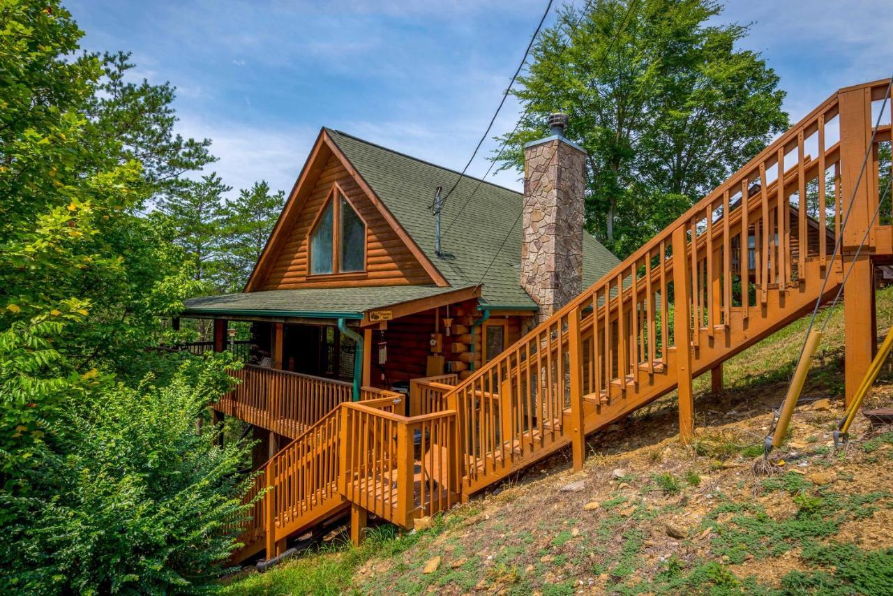 Inviting Sevierville Cabin With Deck And Hot Tub! Exterior photo