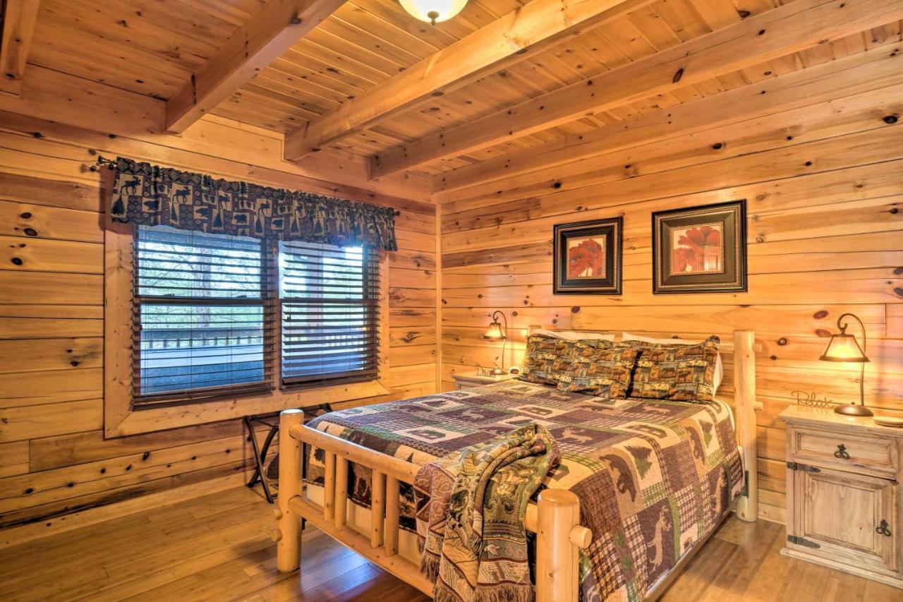 Inviting Sevierville Cabin With Deck And Hot Tub! Exterior photo