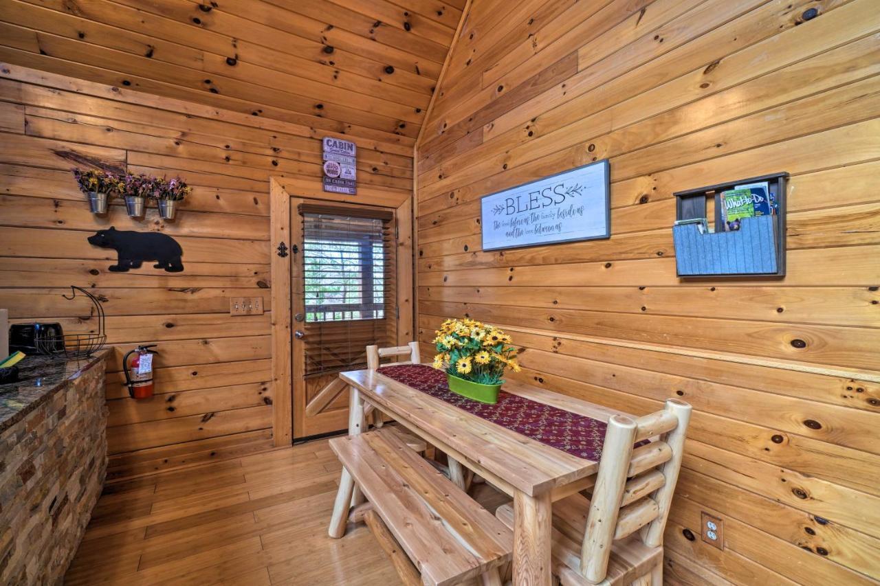 Inviting Sevierville Cabin With Deck And Hot Tub! Exterior photo